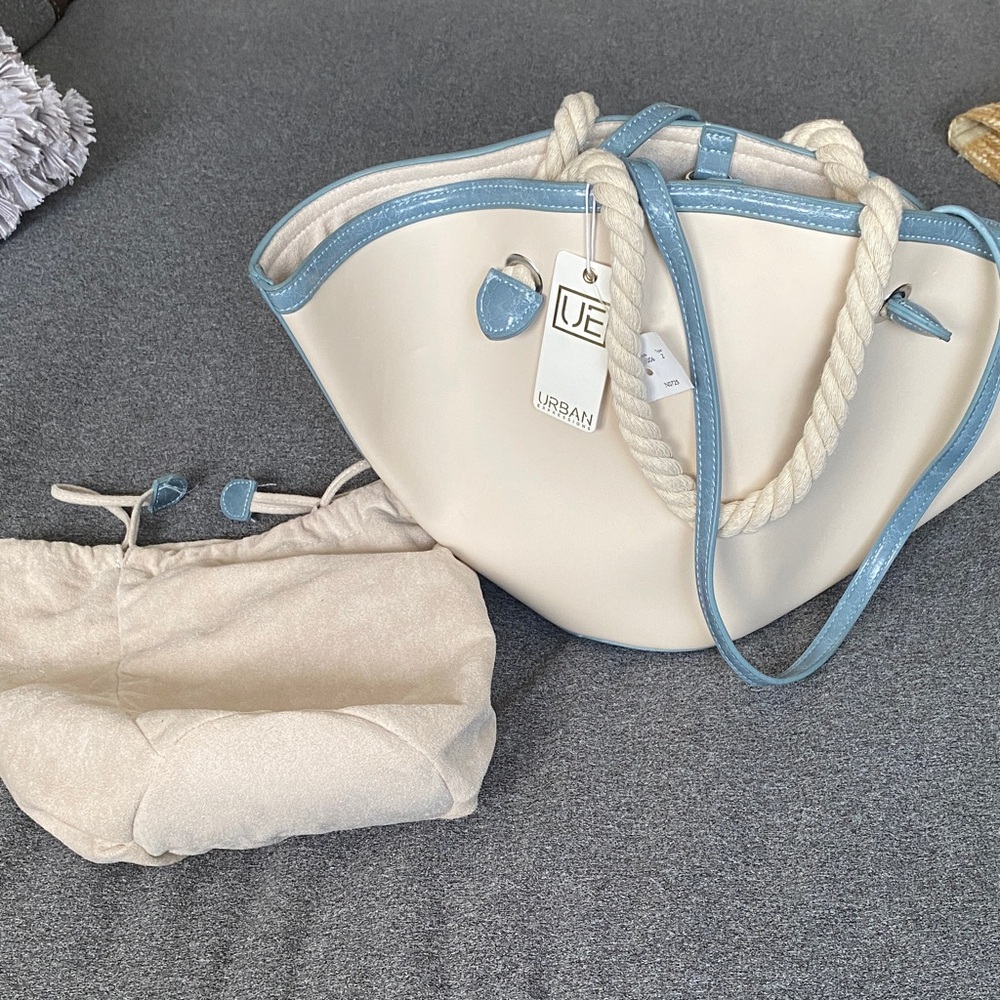 Stunning Urban Expressions cream/sky blue vegan purse with functional dust bag